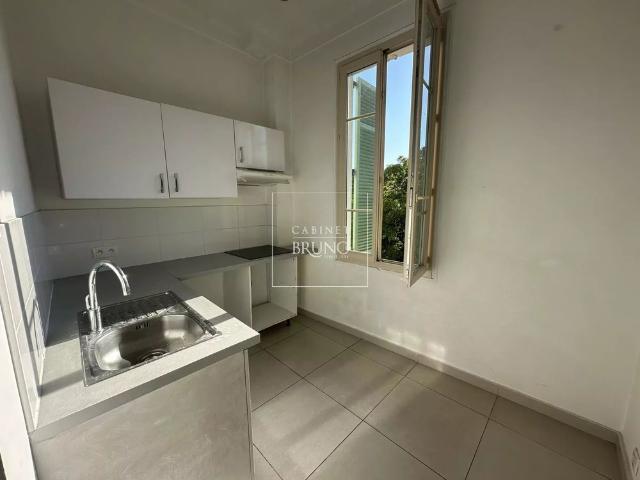 Location Appartement 2 pièces 49m² CANNES 06150
