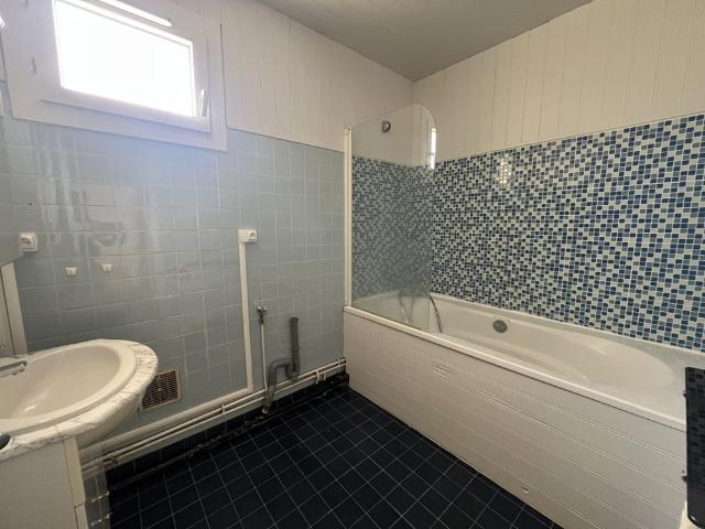 Location Appartement 2 pièces 49m² CHAMALIERES 63400