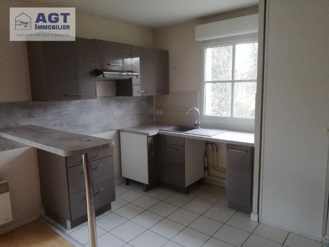 Location Appartement 2 pièces 49m² BEAUVAIS 60000