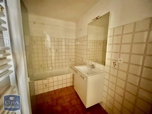 Location Appartement 2 pièces 49m² ORANGE 84100