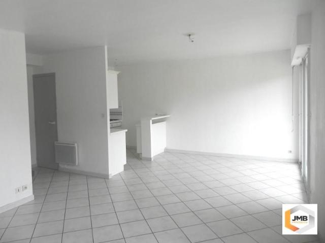 Location Appartement 2 pièces 49m² MILLAU 12100