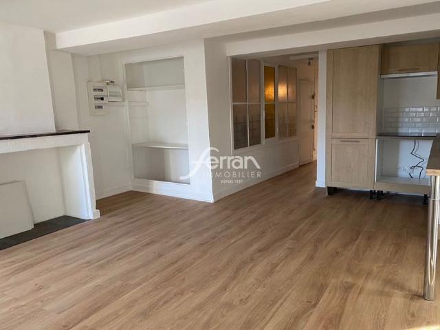 Location Appartement 2 pièces 49m² SALERNES 83690