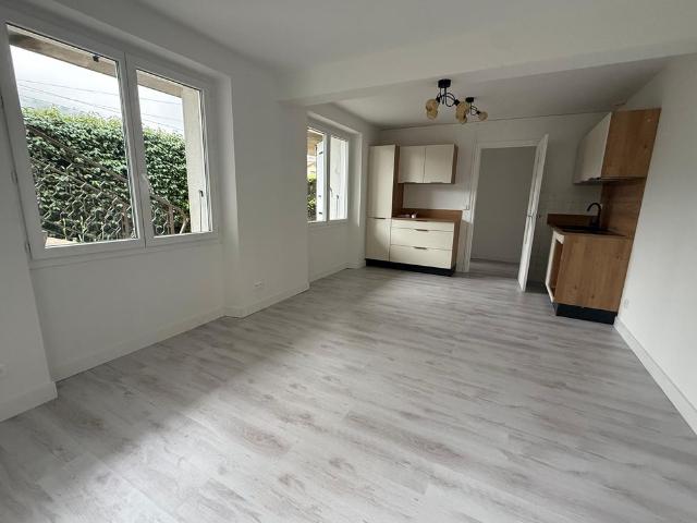 Location Appartement 2 pièces 49m² VALS LES BAINS 07600