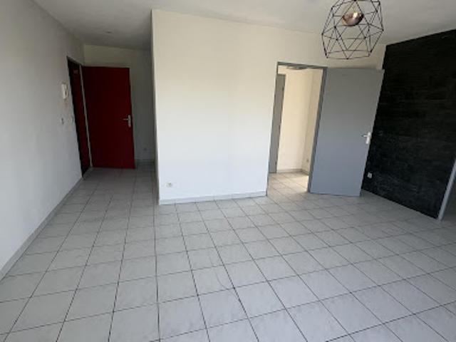 Location Appartement 2 pièces 53.64 m2 Bagnols sur ceze
