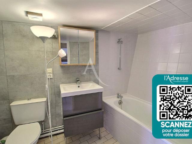 Location appartement 2 pièces, 53.00m², Saint Rémy l'Honoré