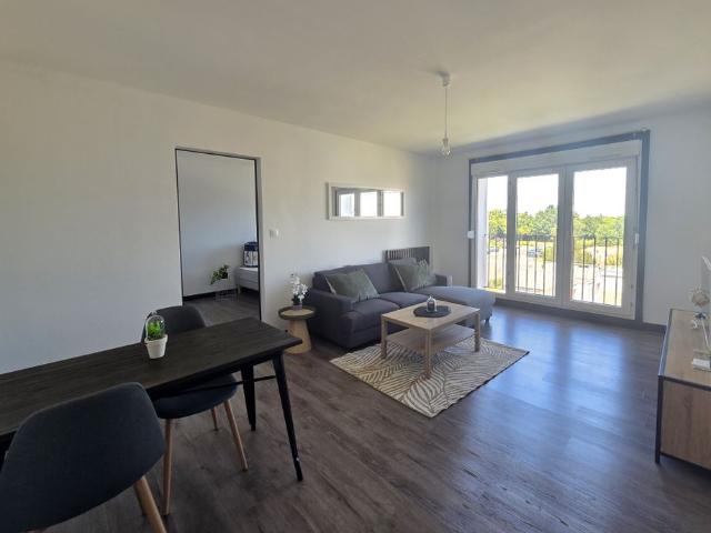 Location Appartement 2 pièces 53m² LA CHAPELLE ST LUC 10600