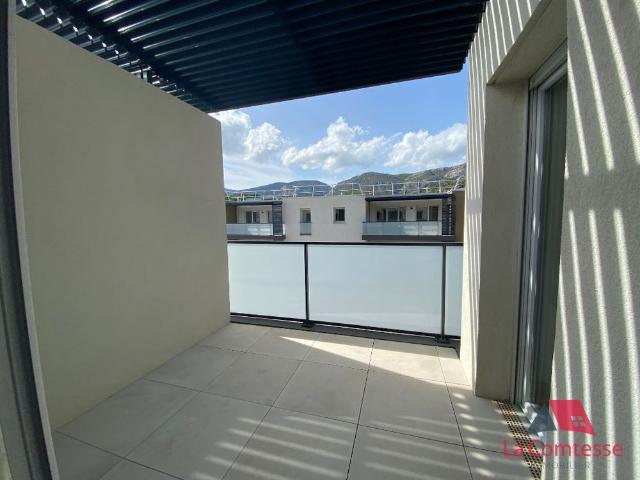 Location Appartement 2 pièces 53m² ROQUEVAIRE 13360
