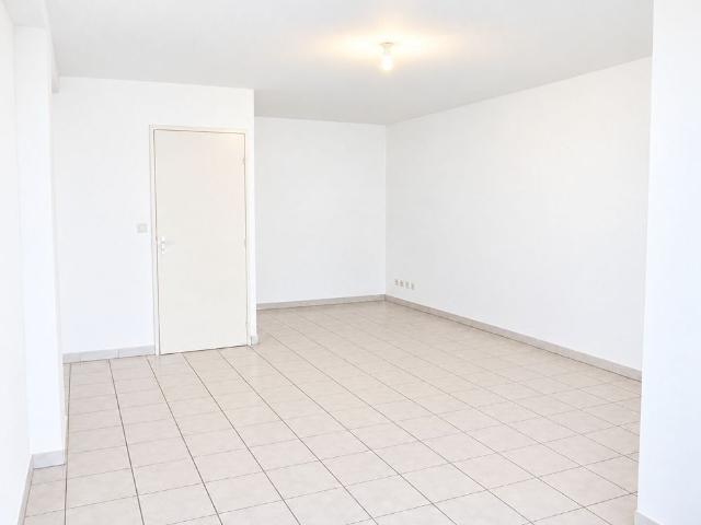 Location appartement 2 pièces, 50.65m², Sète