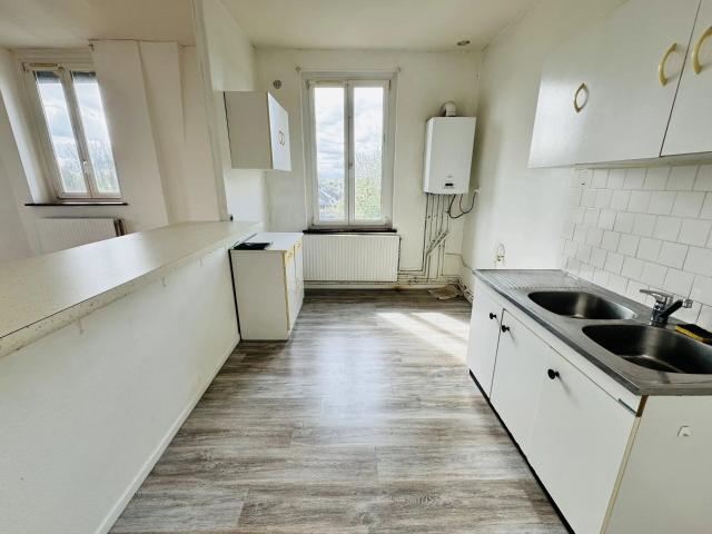 Louer appartement de 2 pièces 50 m² 360 € à Saint Quentin 02100: une annonce Arthurimmo.com