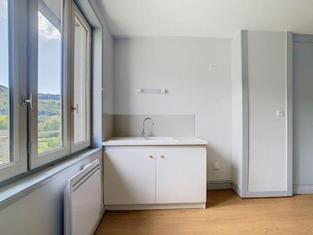 Location Appartement 2 pièces 50 m2 Saint Martin Valmeroux
