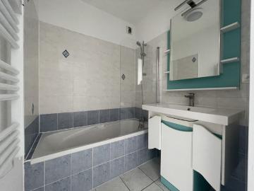 Location Appartement 2 pièces 50m² ONET LE CHATEAU 12850