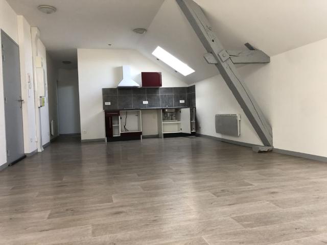 Location Appartement 2 pièces 50m² LA ROCHE CHALAIS 24490