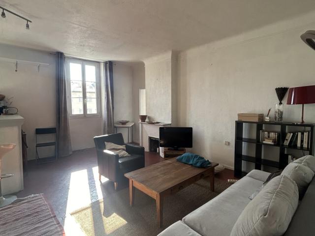 Location Appartement 2 pièces 50m² MARSEILLE 1er