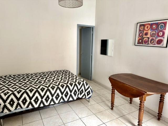 Location Appartement 2 pièces 50m² NIMES 30000