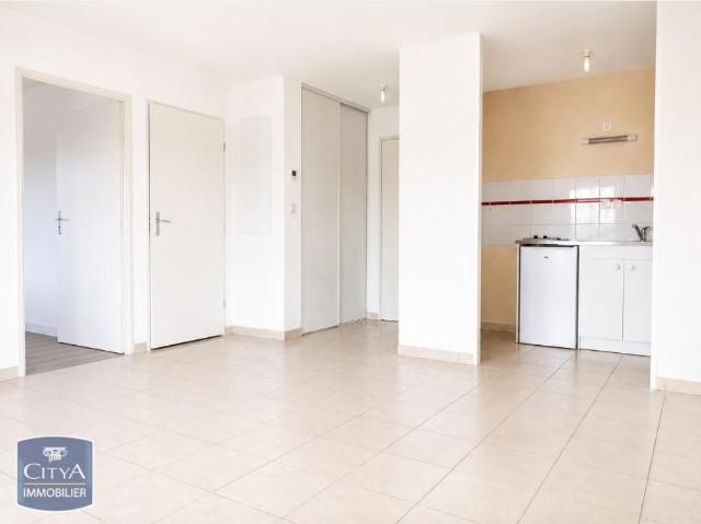 Location Appartement 2 pièces 50m² SAUMUR 49400