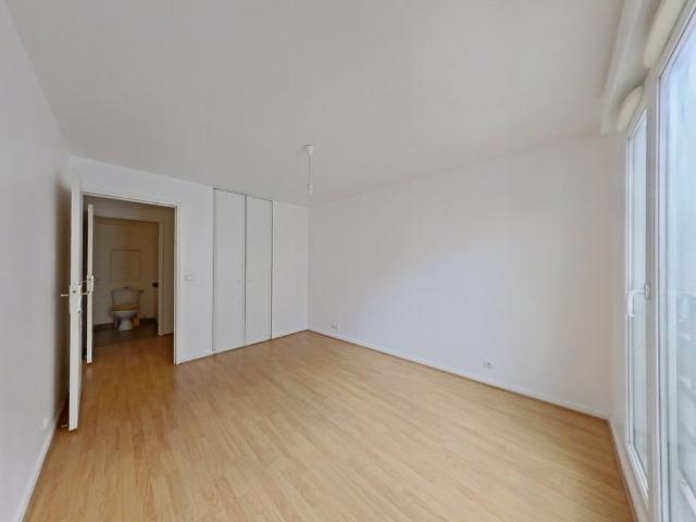 Location Appartement 2 pièces 50m² PARIS 20ème