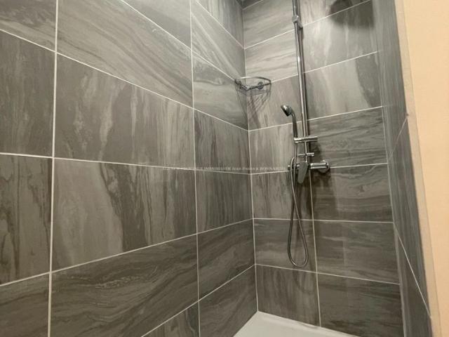 Location Appartement 2 pièces 50m² VISAN 84820