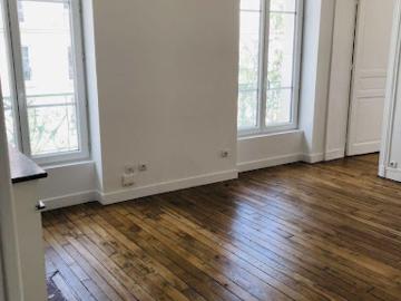 Location Appartement 2 pièces 51 m2 Paris 18ème