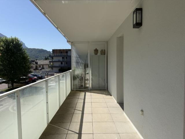 Location Appartement 2 pièces 51m² CHALLES LES EAUX 73190