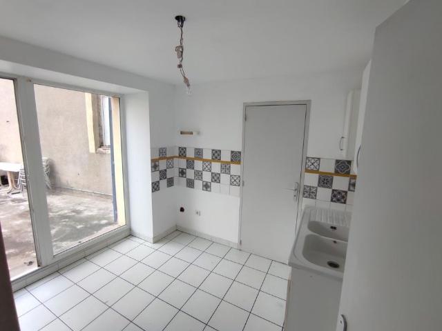 Location Appartement 2 pièces 51m² LES VANS 07140