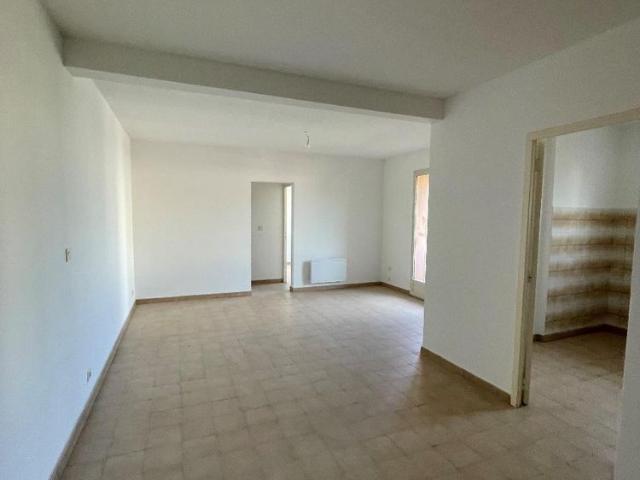 Location Appartement 2 pièces 51m² ST MAXIMIN LA STE BAUME 83470