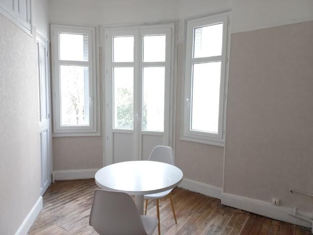 Location Appartement 2 pièces 51m² VICHY 03200