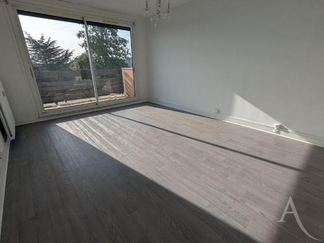 Location appartement 2 pièces, 52.39m², Saint Michel sur Orge
