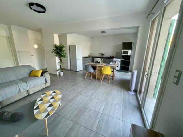 Location Appartement 2 pièces 52.23 m2 Saint Cannat