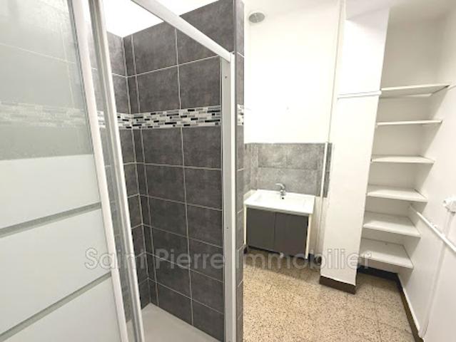 Location Appartement 2 pièces 52 m2 Saint Laurent du Var