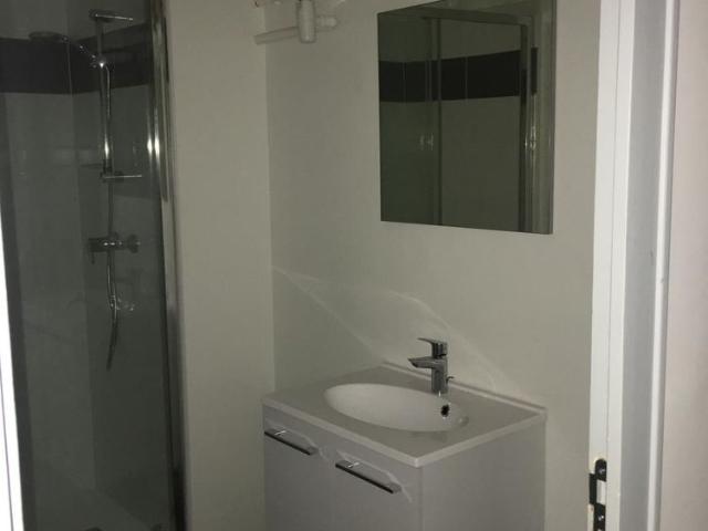 Location Appartement 2 pièces 52m² YZEURE 03400