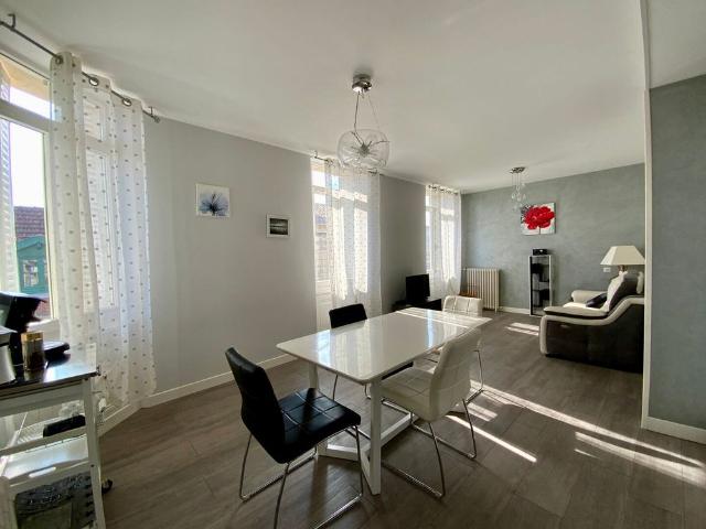 Location appartement 2 pièces, 57.66m², Jonzac