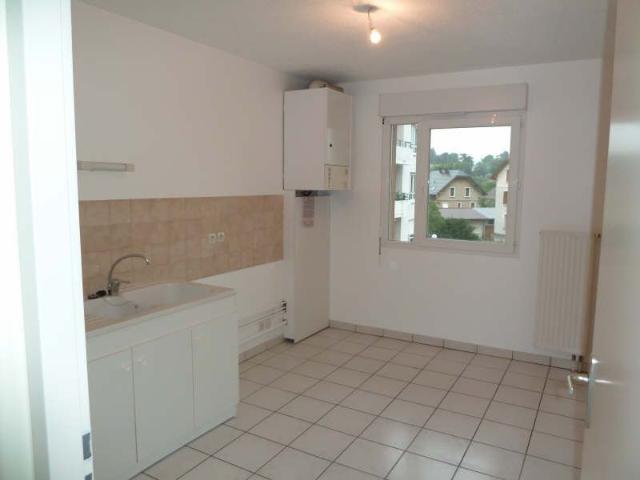 Location Appartement 2 pièces 57m² BARBERAZ 73000
