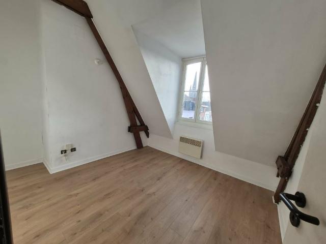 Location Appartement 2 pièces 57m² HAZEBROUCK 59190