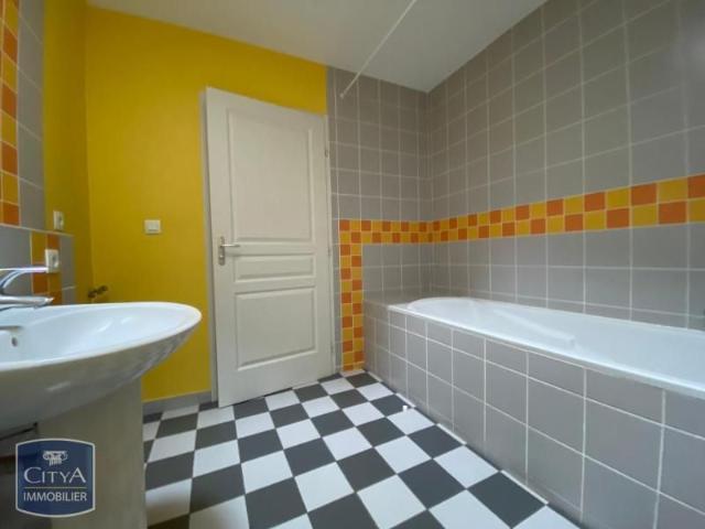 Location Appartement 2 pièces 57m² MACON 71000