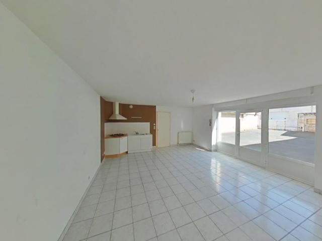Location Appartement 2 pièces 54m² CHAUVIGNY 86300