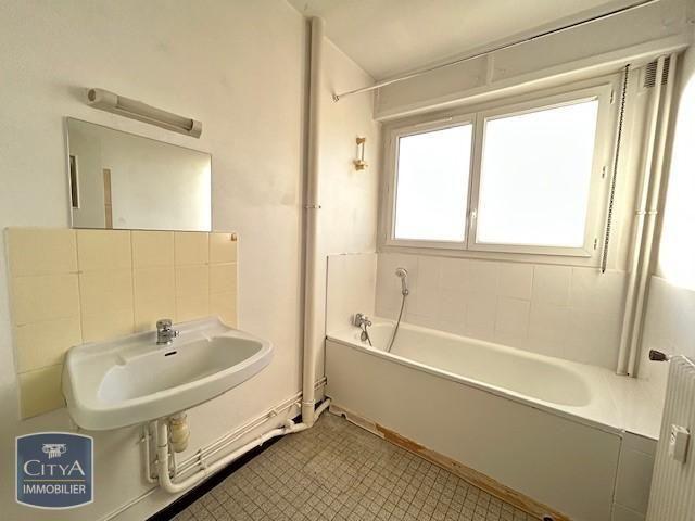 Location Appartement 2 pièces 54m² LONGVIC 21600