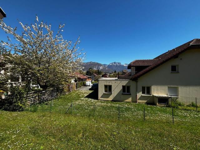Location Appartement 2 pièces 54m² SEVRIER 74320