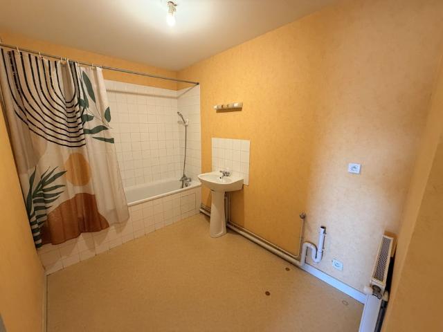 Location Appartement 2 pièces 55m² BOURGES 18000