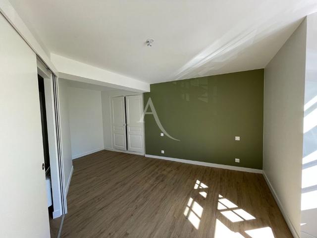 Location Appartement 2 pièces 55m² FONTENAY LE COMTE 85200