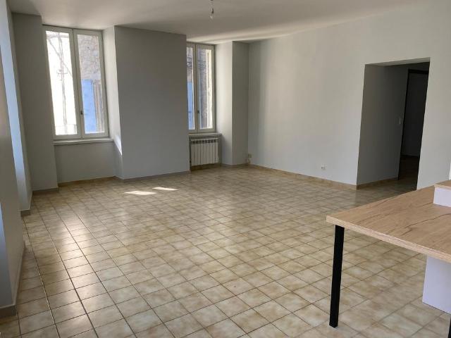 Location Appartement 2 pièces 55m² JOYEUSE 07260