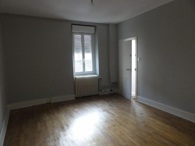 Location Appartement 2 pièces 55m² LE CREUSOT 71200