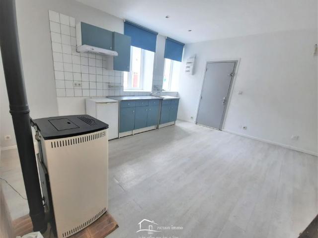 Location Appartement 2 pièces 55m² LUSIGNAN 86600