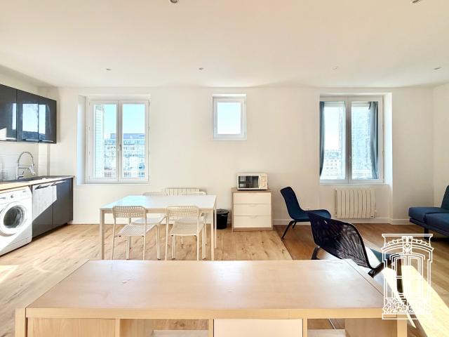 Location Appartement 2 pièces 55m² LYON 6ème