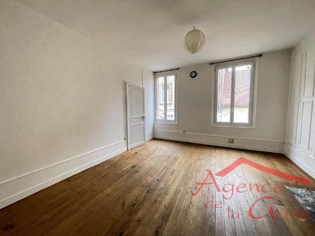 Location Appartement 2 pièces 55m² SEZANNE 51120