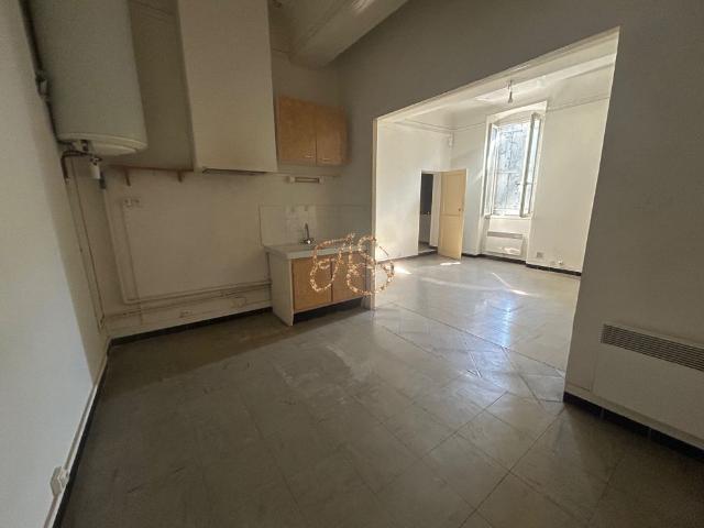 Location Appartement 2 pièces 55m² ST GILLES 30800