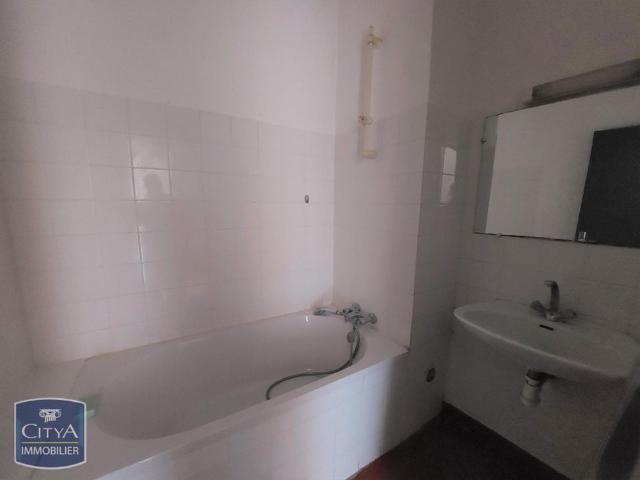 Location Appartement 2 pièces 56m² CLERMONT L HERAULT 34800