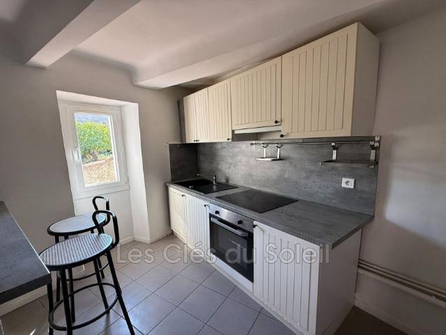 Location Appartement 2 pièces 56m² SOLLIES TOUCAS 83210
