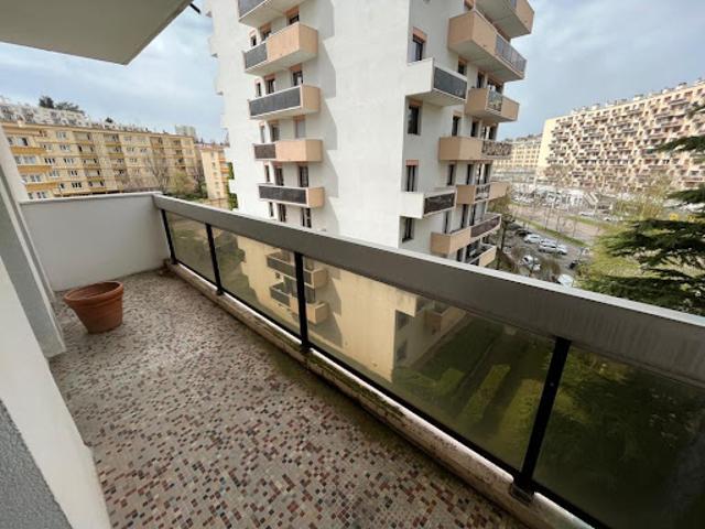 Location Appartement 2 pièces 59 m2 Saint Etienne