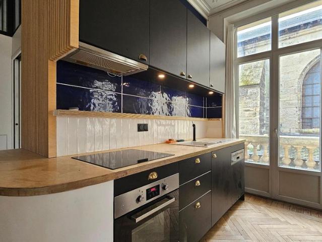 Location Appartement 2 pièces 60m² BORDEAUX 33000