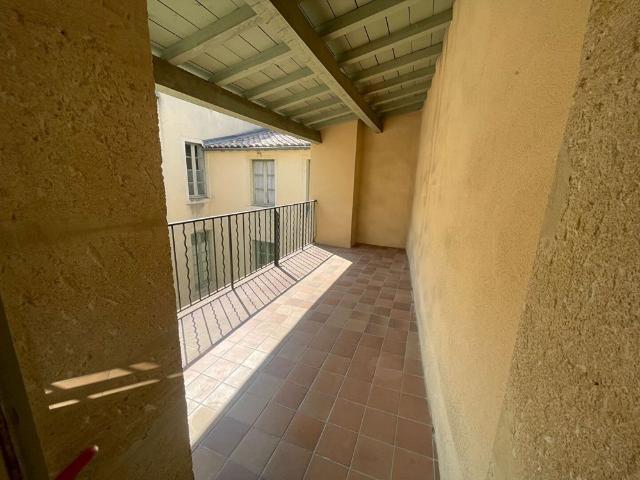 Location appartement 2 pièces, 63.55m², Nîmes